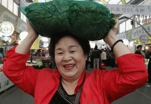 Cuối cùng, ai cũng ra về với vẻ thỏa mãn. (Ảnh: Reuters)