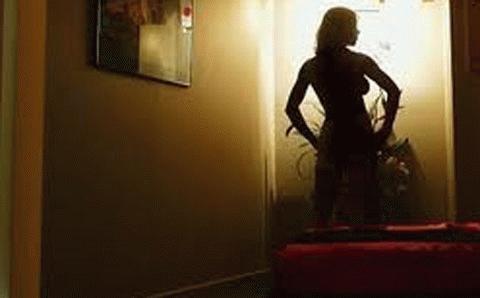 Các du khách người Arập luôn tim tới quận đèn đỏ Maameltein, nằm cách Beirut 20km về phía bắc, để thoả mãn nhu cầu tình dục của họ. (Ảnh: LebanonNews)