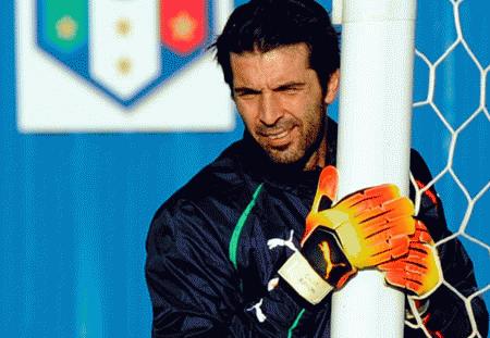 Buffon chưa tính đến chuyện rời thành Turin