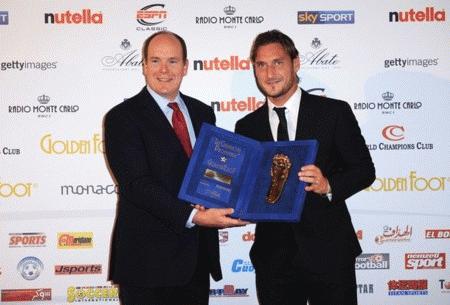 Totti được vinh danh vì những cống hiến không mệt mỏi cho bóng đá
