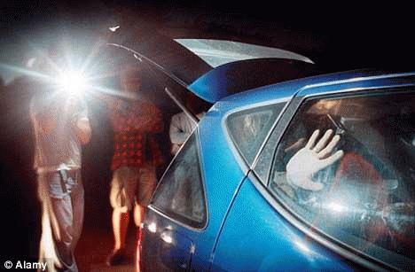 Cảnh sát phải bảo vệ người làm tình nơi công cộng