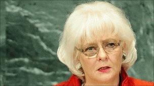 Chính quyền Iceland được lãnh đạo bởi nữ thủ tướng Johanna Sigurdardottir (ảnh: BBC)