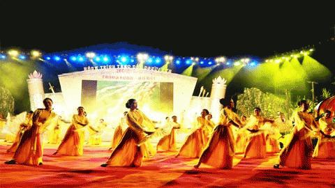 Vũ điệu đêm hội "Hành trình theo dấu người xưa" tại cố đô Hoa Lư trong chương trình mừng Đại lễ 1000 năm Thăng Long