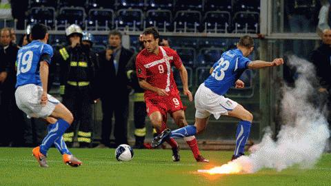 Trận đấu giữa Italia và Serbia đã bị phá hỏng. Ảnh: Getty Images