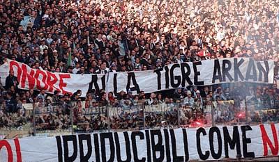 Những hooligan được Tigers hậu thuẫn. Ảnh: Getty Images