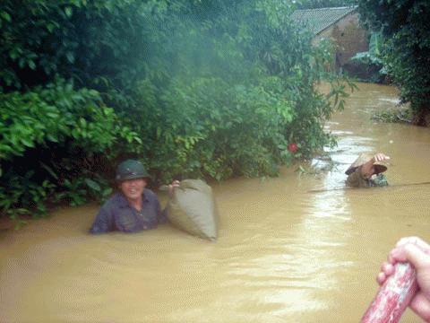 Hình ảnh mưa lũ tại Hương Sơn (Hà Tĩnh) - Ảnh: Quang Cường