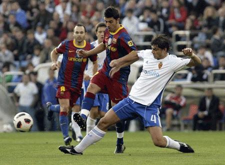 Zaragoza đã gây nhiều khó khăn cho Barca trong suốt hiệp 1