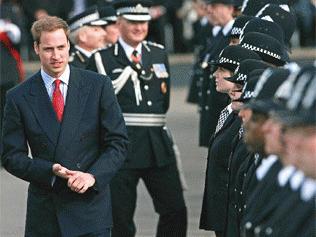 Hoàng tử William muốn chiến đấu tại Afghanistan (ảnh: The Sun)