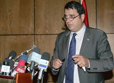 Bộ trưởng Hazem Malhas luôn gặp rắc rối với những lần lỡ miệng với báo chí (ảnh: Jordan Times)