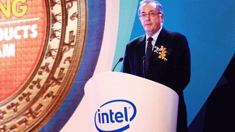 Chủ tịch Intel Paul Otellini phát biểu tại lễ khánh thành nhà máy lắp ráp và kiểm định chip tại Việt Nam sáng 29/10/2010.