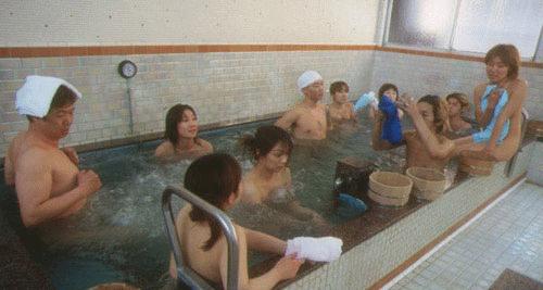 Khám phá văn hóa nam nữ tắm chung của người Nhật