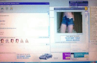Một cảnh chat sex qua webcam. 