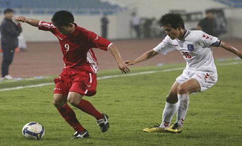 CHDCND Triều Tiên (đỏ) và U23 Hàn Quốc (trắng) đã cầm chân nhau. Ảnh: Dân trí