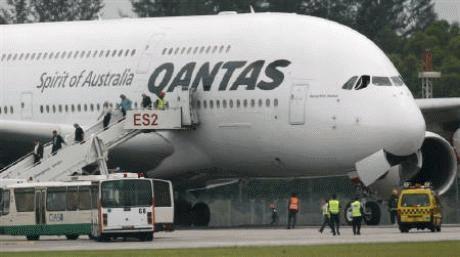 Máy bay A380 của hãng Qantas Airways (ảnh: Reuters)