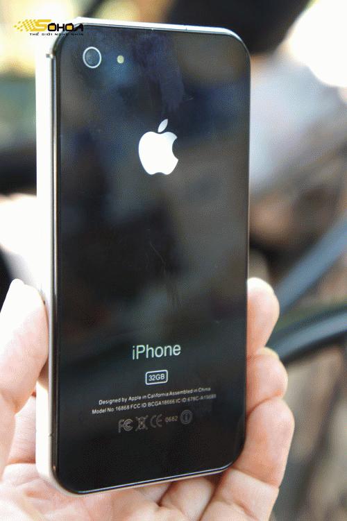 iPhone 4 hàng nhái của Trung Quốc mặt sau giống hệt iPhone 