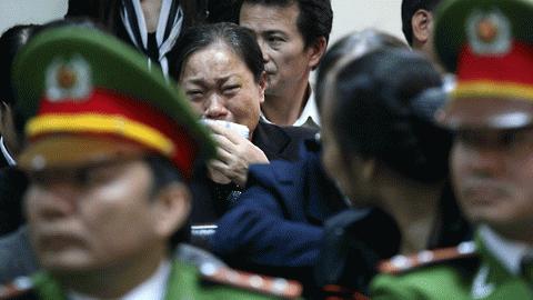 Trong phiên phúc thẩm, bà Chuân gần như đã khóc suốt cả buổi sáng (Ảnh: VietNamNet)